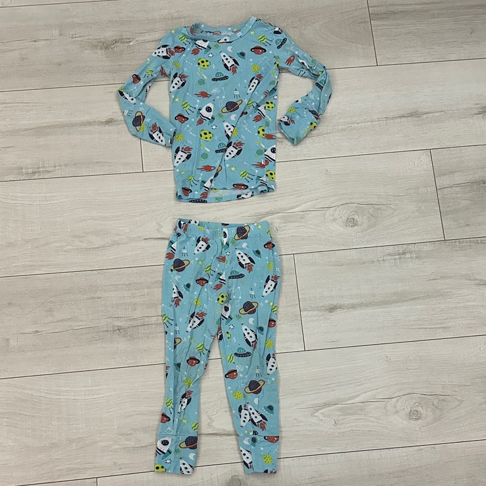 Posh Peanut Cosmo Print Pajamas - spaceship and planet print